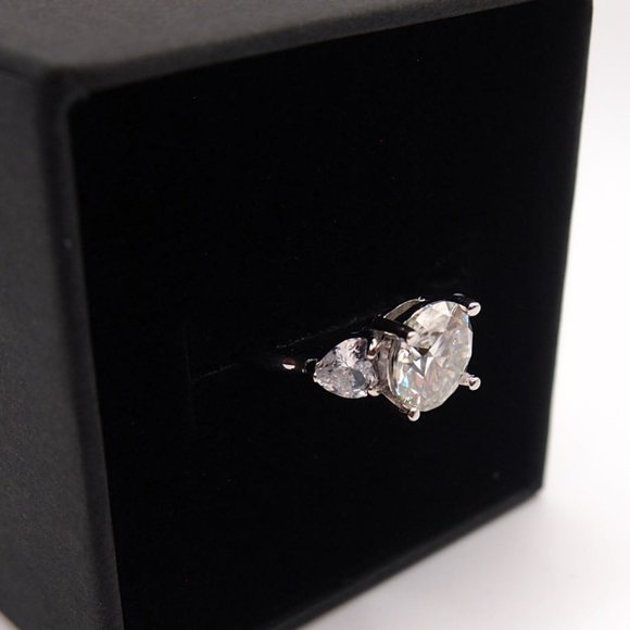 Awesome 3 Stone Certified 2.80ctw Moissanite Ring. White Gold - Picture 9 of 16